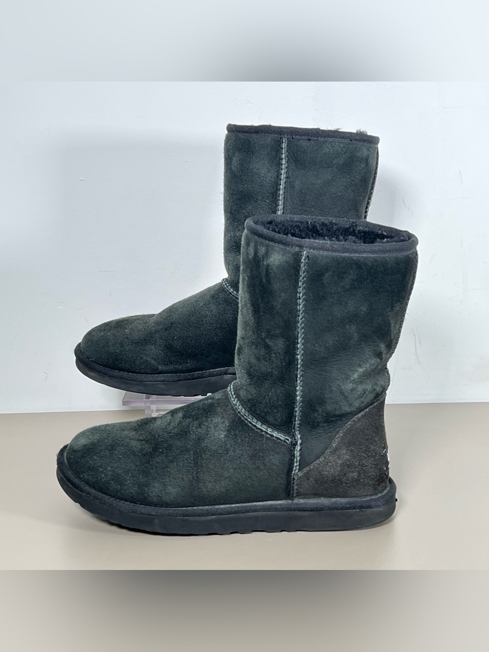 UGG Classic Shorts Boots Women’s Size 7